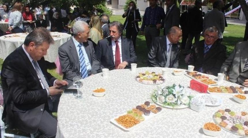 Anne Evi Tanıtıldı