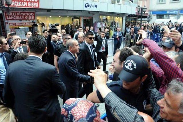 Fotoğraflar // Cumhurbaşkanı Erdoğan, Bankadan Yürüyerek Camiye Geçti