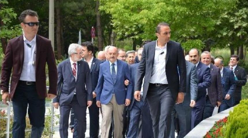 M&uuml;ezzinoğlu: Psikiyatri Hastalarının Kimlik Bilgilerinin Başkasıyla Paylaşılması S&ouml;z Konusu Değil