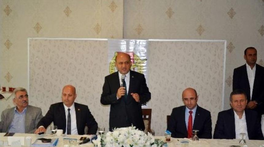 Bakan Işık&rsquo;tan Gazetecilere Konut M&uuml;jdesi