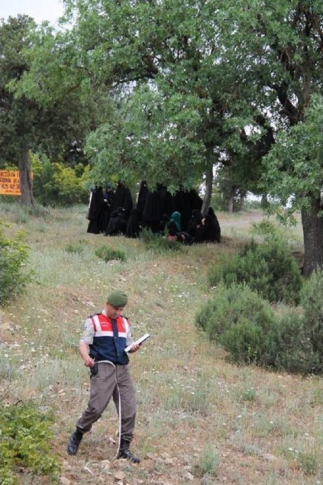 Türbe Ziyaretine Giden Kadınların Otobüsü Devrildi: 40 Yaralı