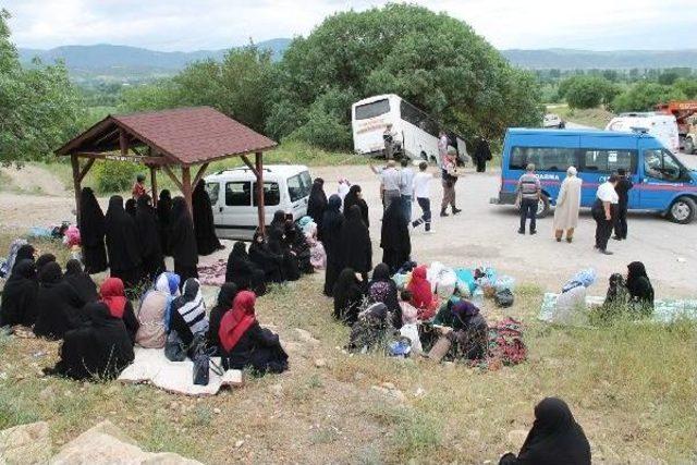 Türbe Ziyaretine Giden Kadınların Otobüsü Devrildi: 40 Yaralı