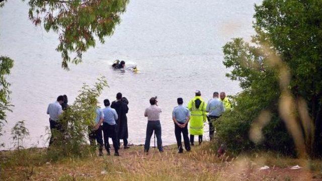Göldeki Otomobil Polisi Alarma Geçirdi
