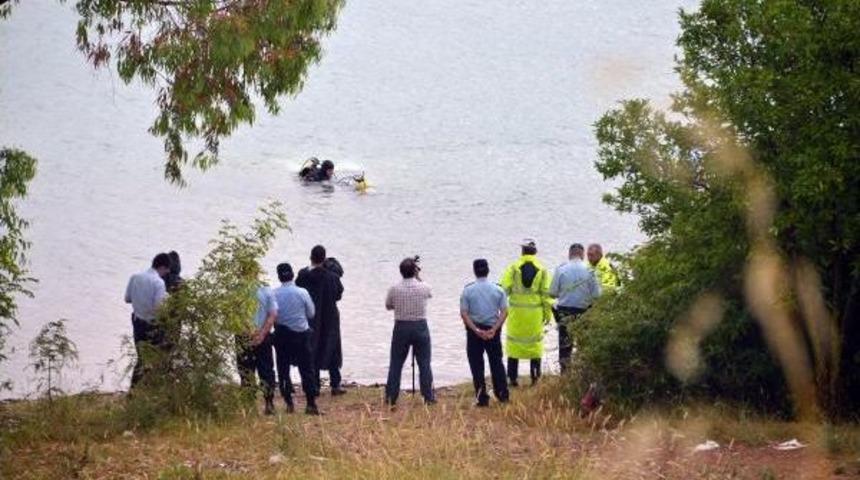 G&ouml;ldeki Otomobil Polisi Alarma Ge&ccedil;irdi
