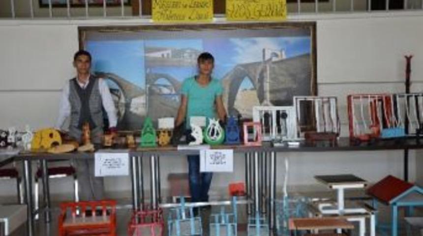 &Ouml;ğrenciler Sergi A&ccedil;tı