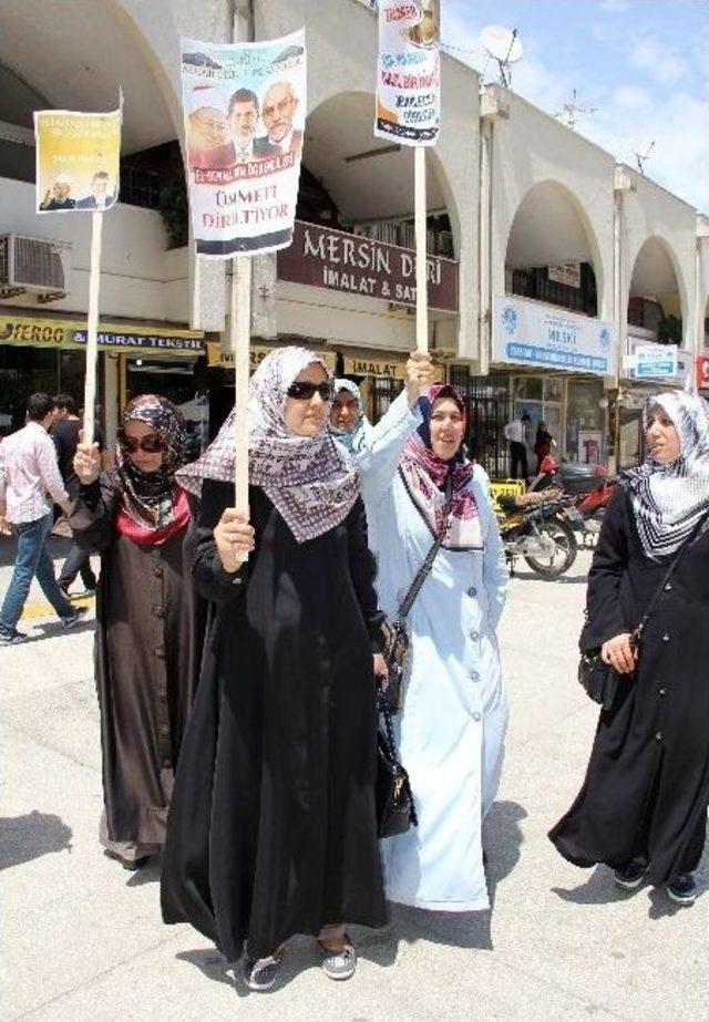 Mersin Gençlik Platformu’ndan Mursi Eylemi