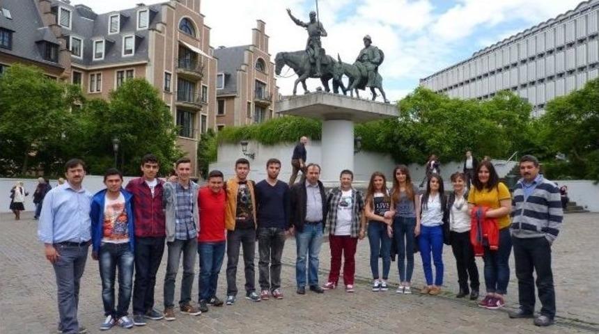 Çivrilli Öğrenciler Avrupa’yı Gezdi