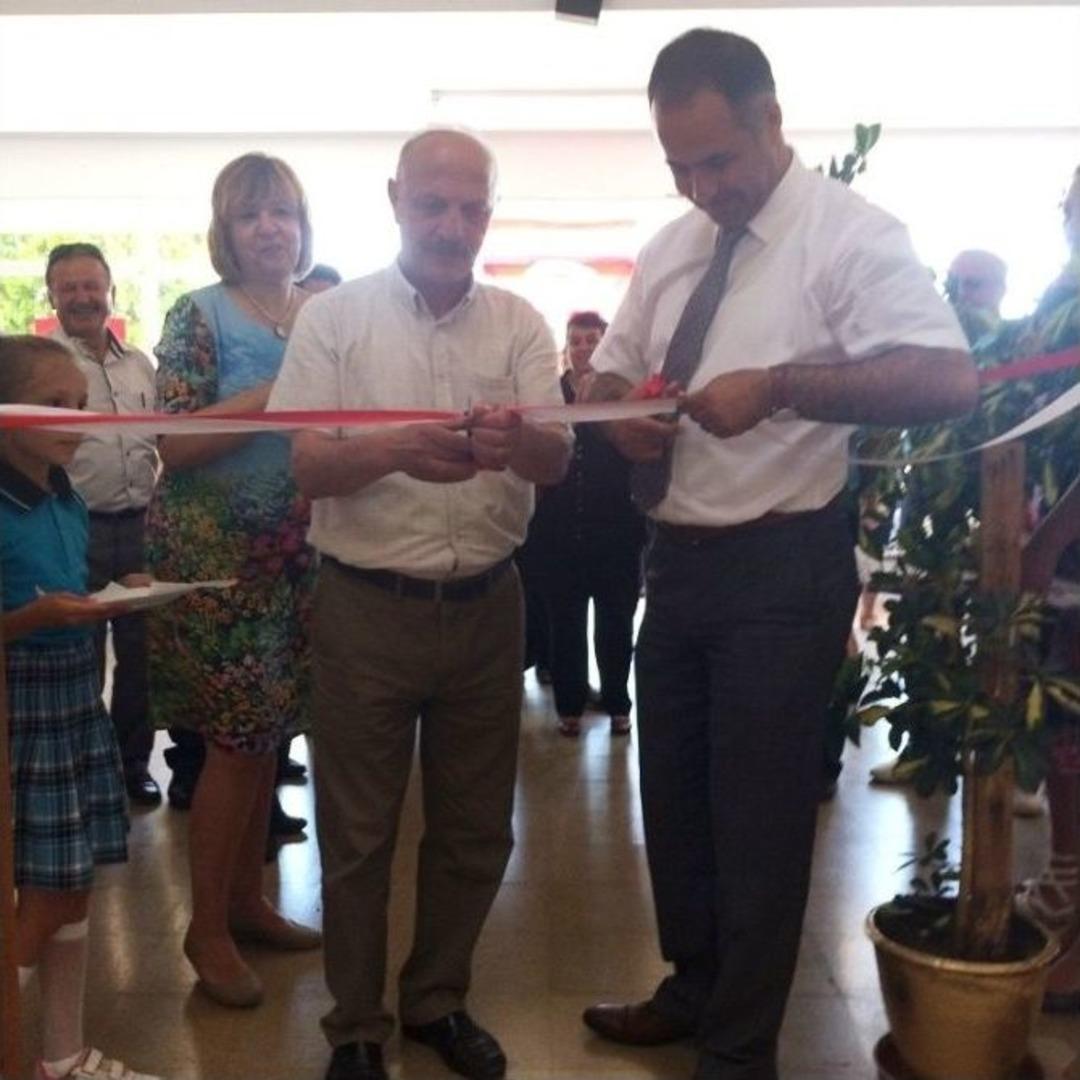 Necmi Komili İlkokulunda Resim Sergisi A&ccedil;ılışı