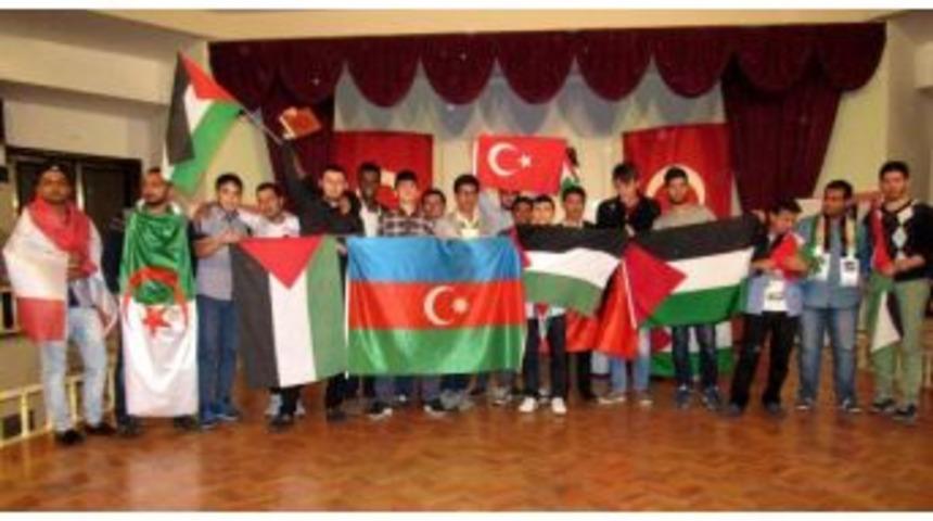 Filistinli &Ouml;ğrenciler &Ccedil;anakkale'de