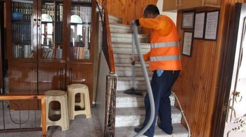 Camilerde Ramazan Temizliği