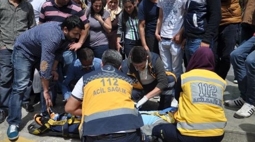 Kazada Yaralanan 10 Yaşındaki &Ccedil;ocuk Gazeteciye Tepki G&ouml;sterdi: