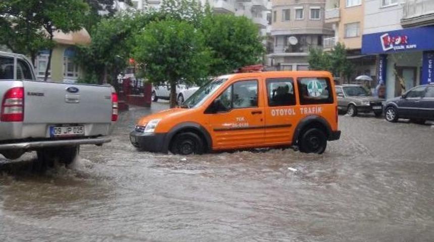 Sağanak Aydın'da Hayatı Olumsuz Etkiledi