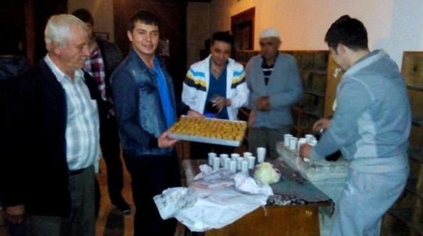 Gen&ccedil;ler Camide Buluştu