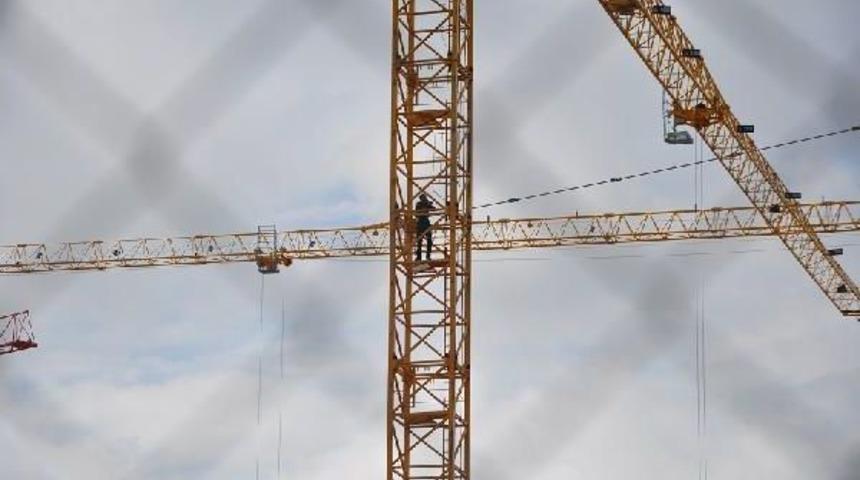 Hastane Inşaatında Intihar Girişimi