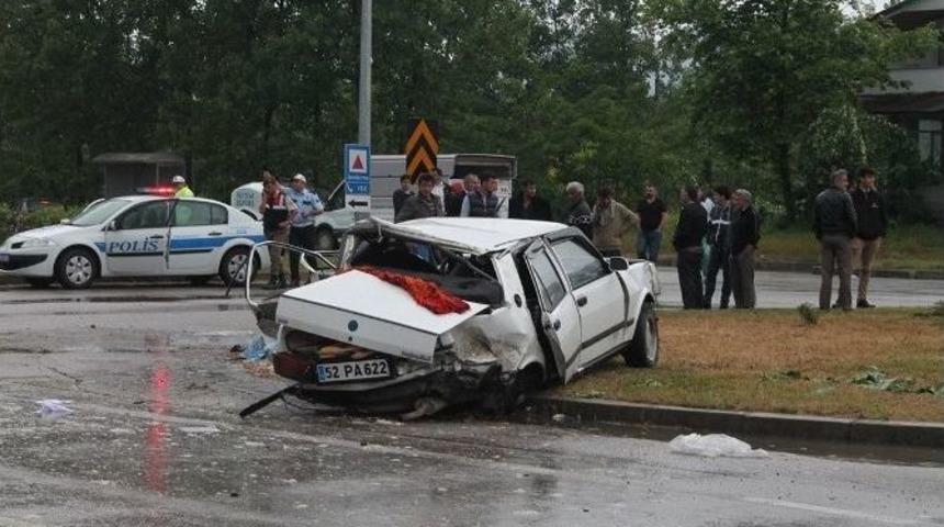 Terme&rsquo;de Kaza: 1 &Ouml;l&uuml;, 4 Yaralı