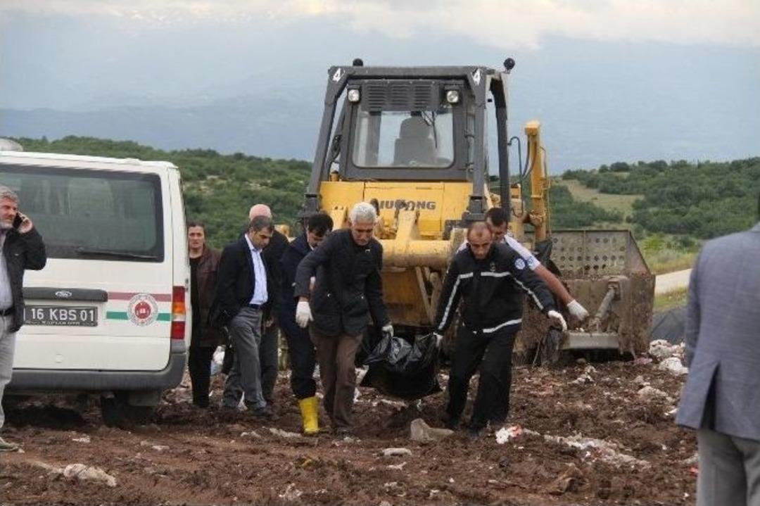 Katı Atık Depolama Sahasında Tuvaletini Yaparken Dozerin Altında Kalarak &Ouml;ld&uuml;