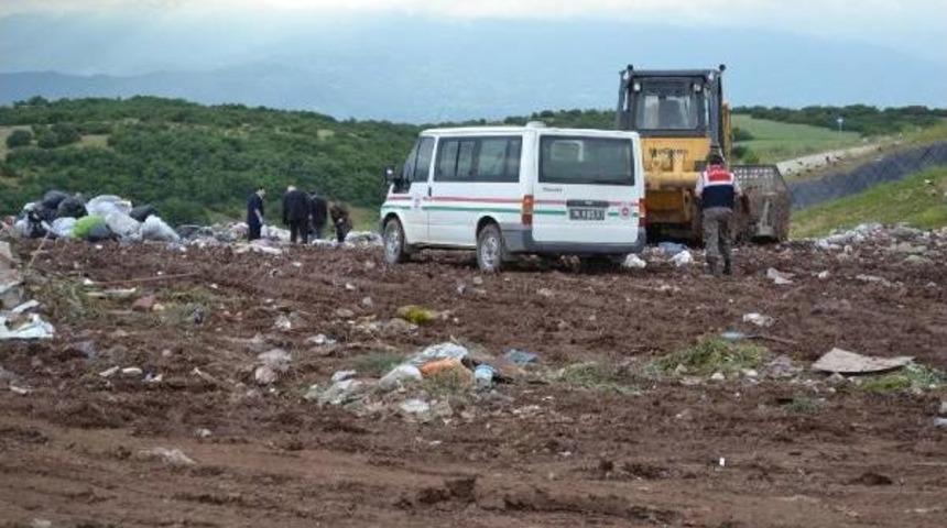 Tuvaletini Yaparken &Uuml;zerinden Dozer Ge&ccedil;ti