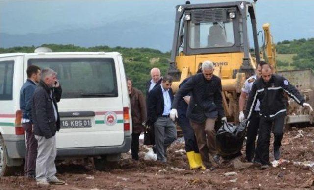 Tuvaletini Yaparken Üzerinden Dozer Geçti