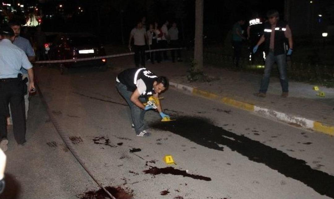 4 Kişiyi Vurduktan Sonra Oğlunu Rehin Aldı