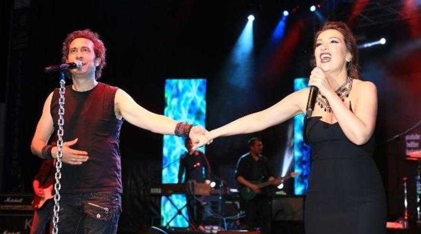 Usta Sanat&ccedil;ılar Aynı Sahnede