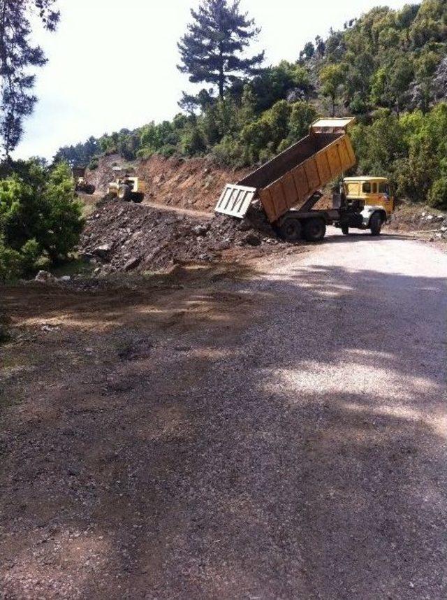 Karagöl Yaylasında Yol Yapım Çalışmaları Devam Ediyor