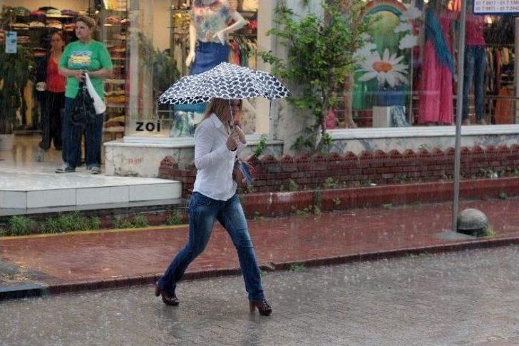 Adana’da Yağmur Hazırlıksız Yakaladı G1