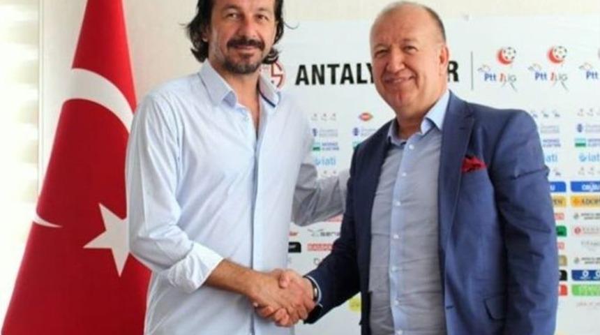 Antalyaspor, Yusuf Şimşek&rsquo;in S&ouml;zleşmesini 3 Yıl Uzattı
