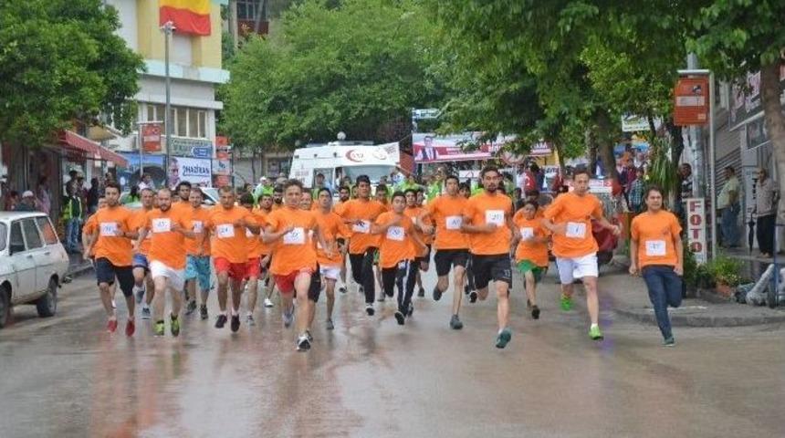 Kozan&rsquo;da 2 Haziran Kurtuluş Koşusu Yapıldı