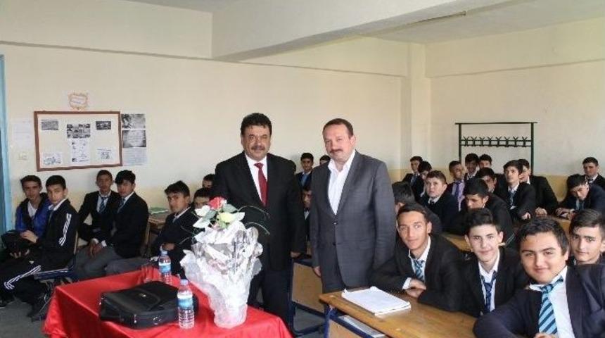 Akdağmadeni İl&ccedil;esinde &Ouml;ğrencilere Temizlik Semineri Verildi