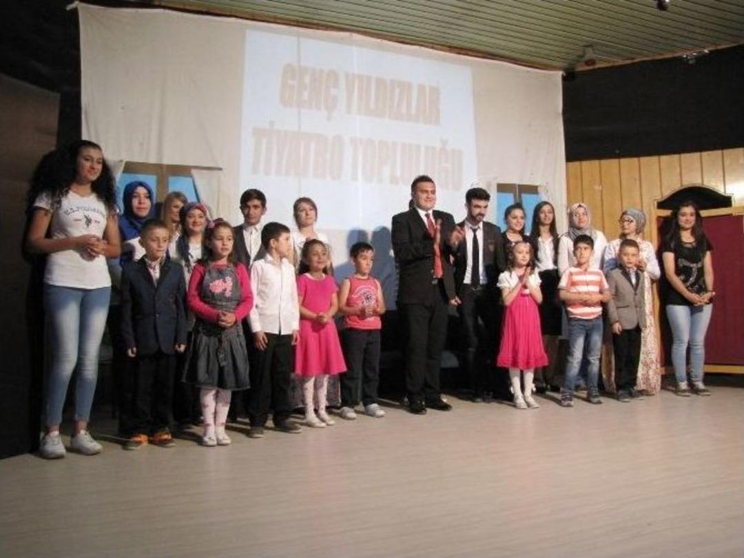 Hisarcık&rsquo;ta &Ouml;ğrencilerin &rsquo;aile Ve &Ccedil;ocuk İlişkileri&rsquo; Konulu Tiyatro G&ouml;sterisi