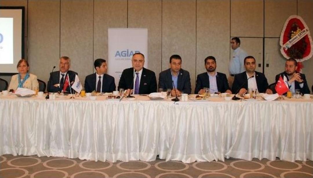 Agiad, Chp&rsquo;yi Dinledi