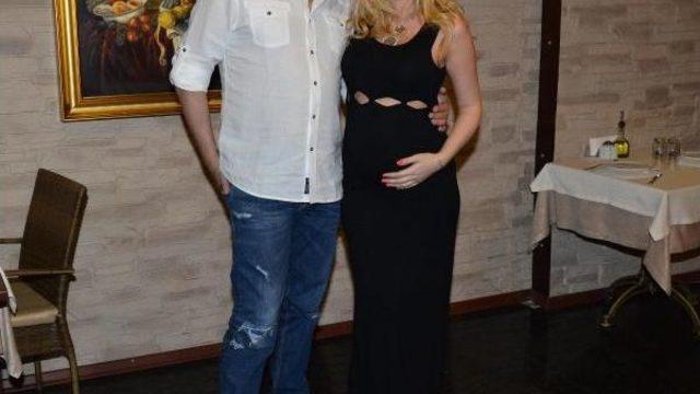 Anne Adayı Petek Dinçöz Doğumgününü Kutladı