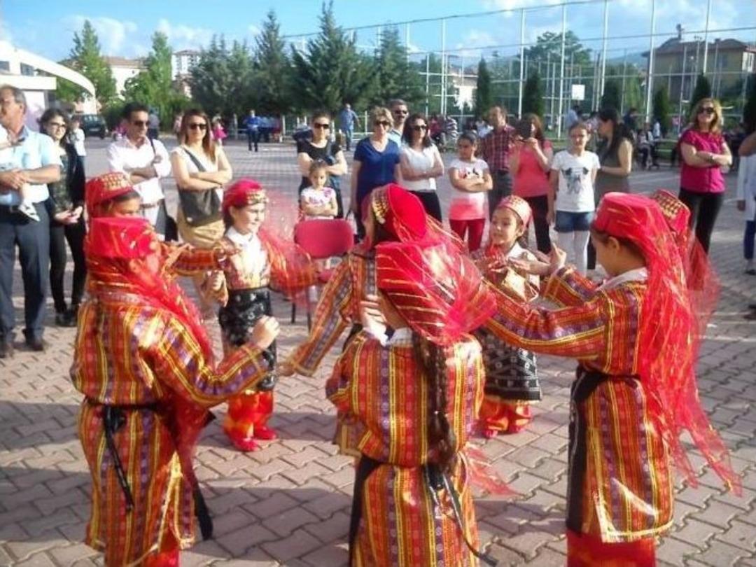 Yılsonu Etkinliğinde Renkli G&ouml;r&uuml;nt&uuml;ler