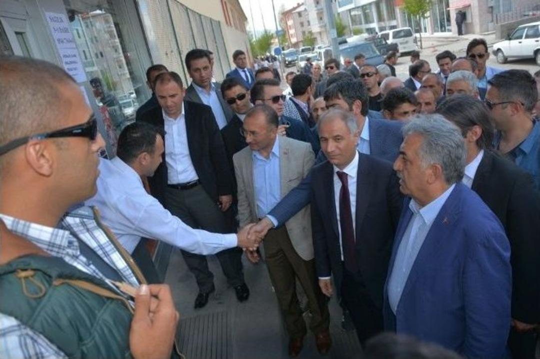 Ak Parti İki Bakanla Ardahan&rsquo;da Se&ccedil;im &Ccedil;alışması Kapsamında Esnaf Ziyareti