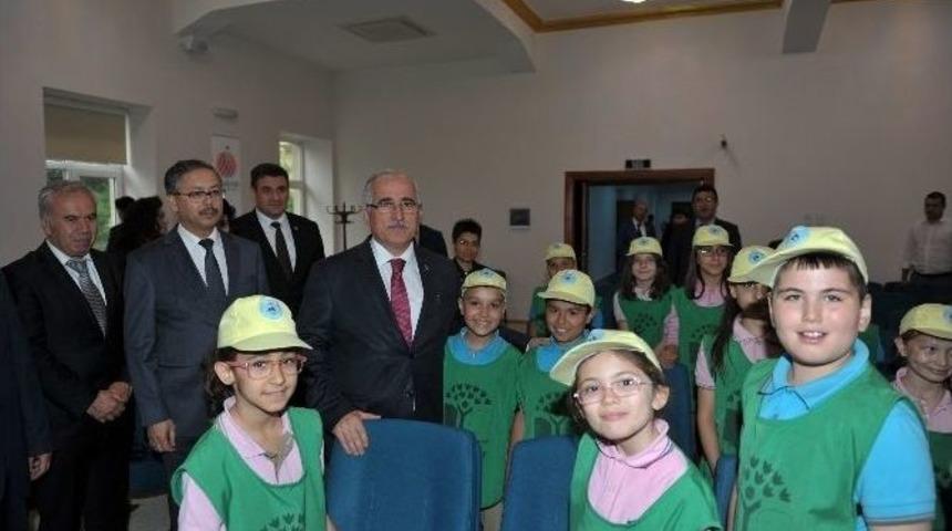 Vali Tuna D&uuml;nya İkincisi &Ccedil;evreci &Ouml;ğrencileri Kabul Etti