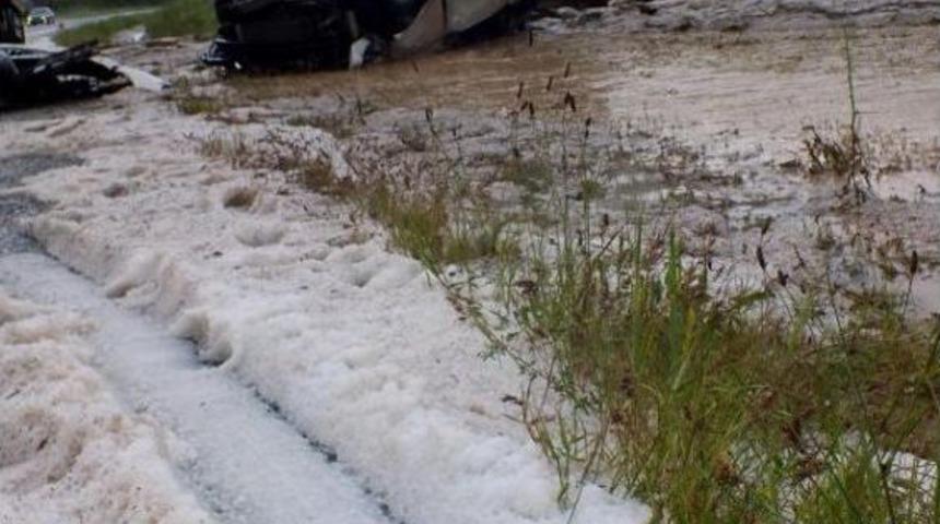 Doludan Kayganlaşan Yolda Otomobil Takla Attı: 3 Yaralı