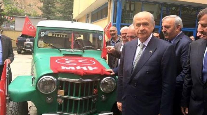 Bah&ccedil;eli'ye 1952 Model Cip Hediye Edildi