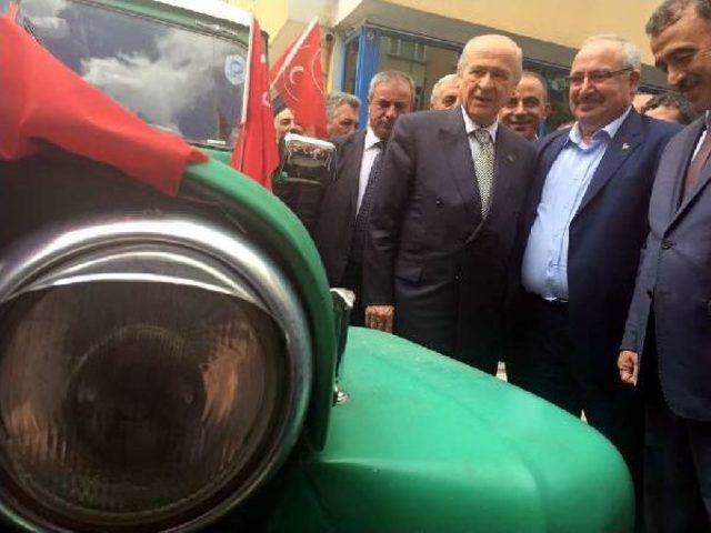 Bahçeli'ye 1952 Model Cip Hediye Edildi