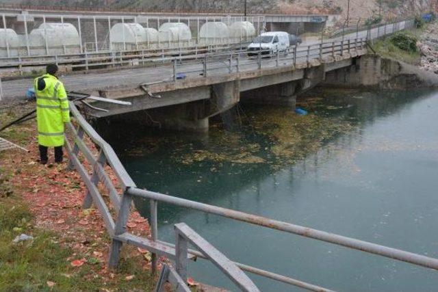 Karpuz Yüklü Tır Baraj Gölüne Uçtu: 1 Ölü, 1 Kayıp