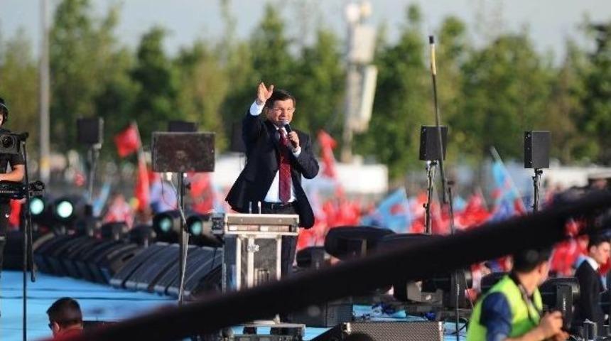 Davutoğlu: &ldquo;işte Aşk, İşte Dava, İşte Fetih Nesli&rdquo;