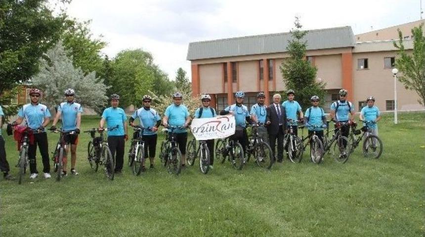 Başkan Başsoy Bisikletlileri Kemah&rsquo;a Uğurladı