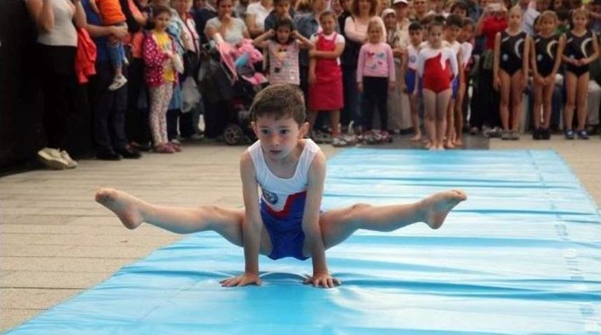 Nil&uuml;ferliler, Mutlu Şehir Festivalinde Coştu