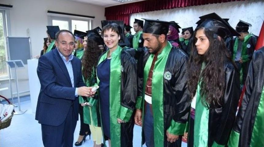 &Uuml;z&uuml;lmez, Mezuniyet Coşkusuna Ortak Oldu