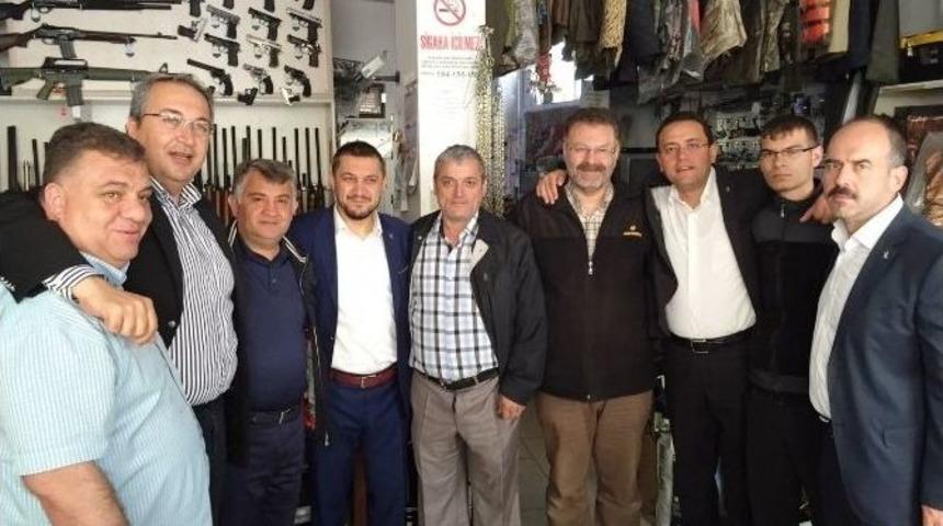 Ak Parti Adayları Se&ccedil;im Gezilerini S&uuml;rd&uuml;r&uuml;yor