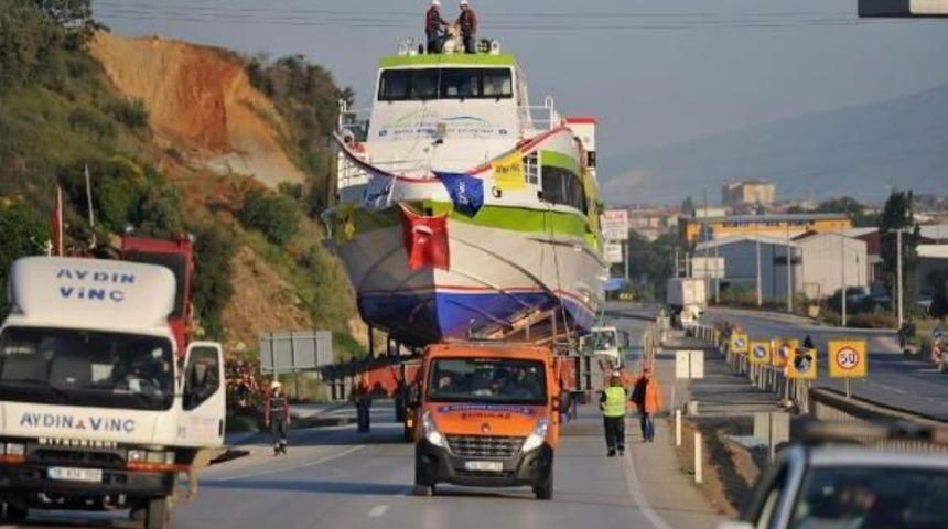 Gemi Karadan B&ouml;yle Taşındı