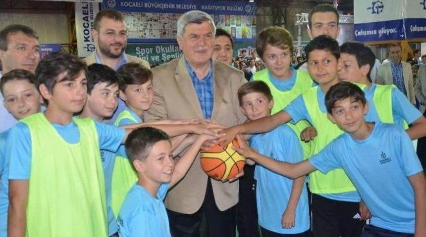 Kocaeli Spor Okulları Ligi Ve Şenliği Başladı