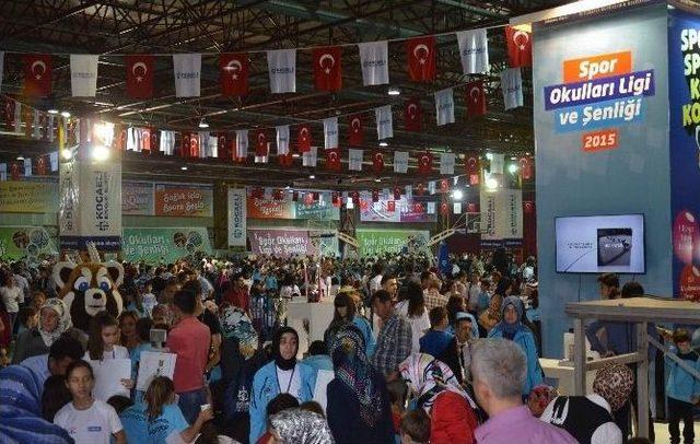 Kocaeli Spor Okulları Ligi Ve Şenliği Başladı