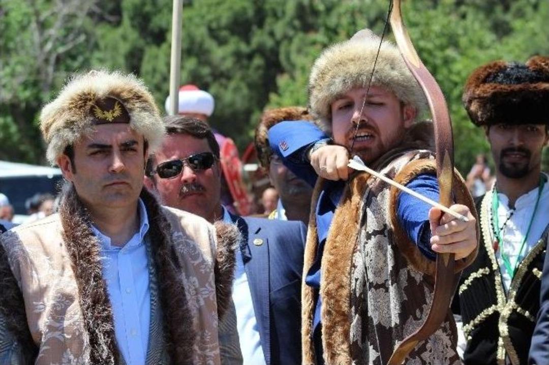 Bilal Erdoğan Kahramanmaraş&rsquo;ta Ok Attı