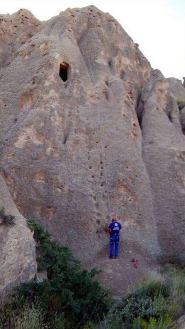 Arkadaşlarıyla İddiaya Girdi Peribacasının Tepesinde Mahsur Kaldı