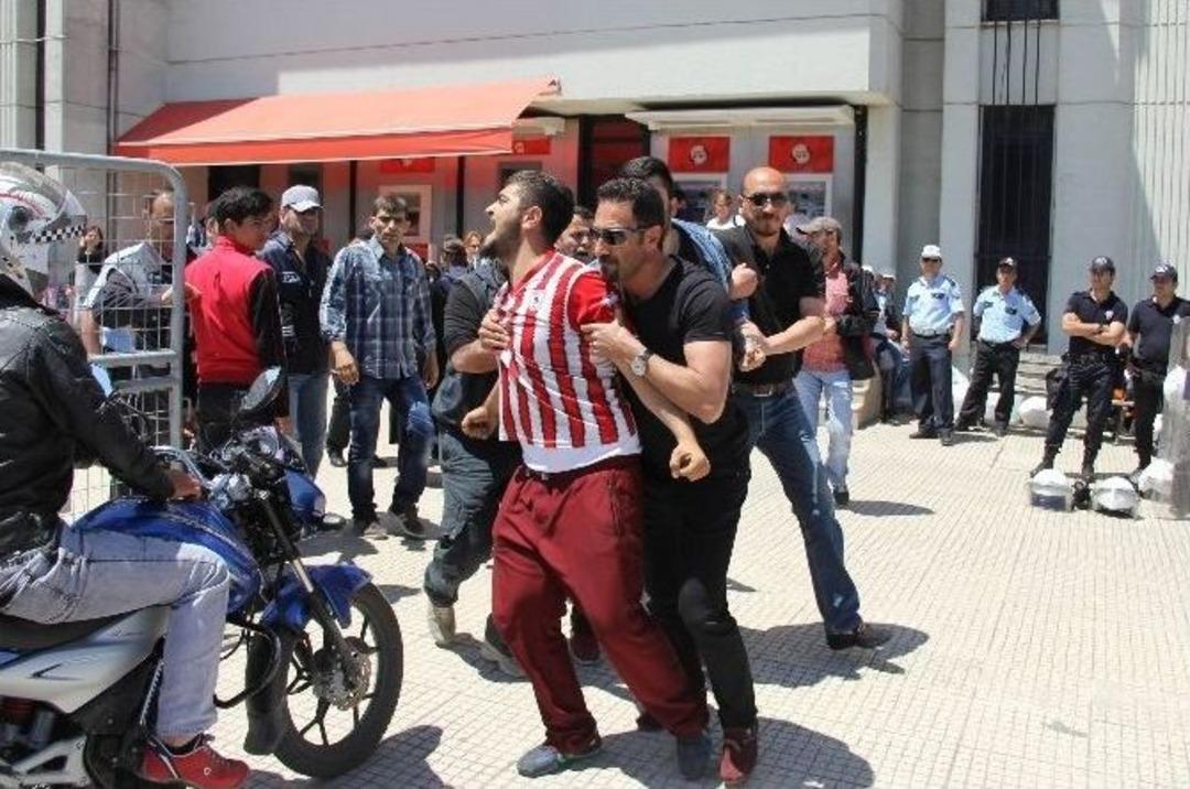 Samsun&rsquo;da Hdp Mitingi &Ouml;ncesi Gerginlik: 2 G&ouml;zaltı